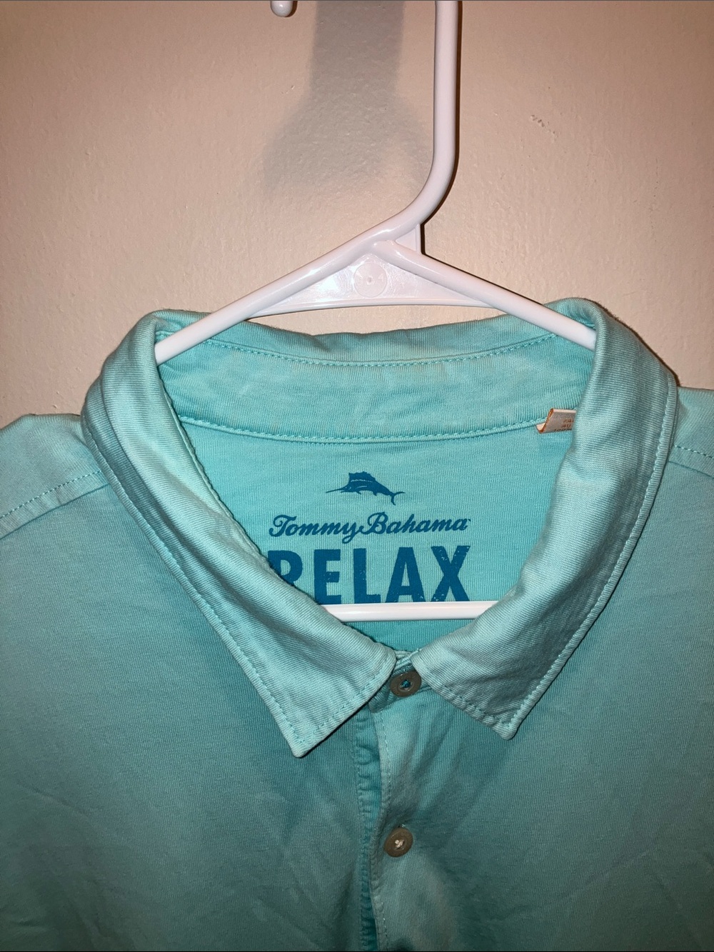Tommy Bahama Pale Aqua Men’s Polo with Chest Pocket
XLT - Picture 2 of 4